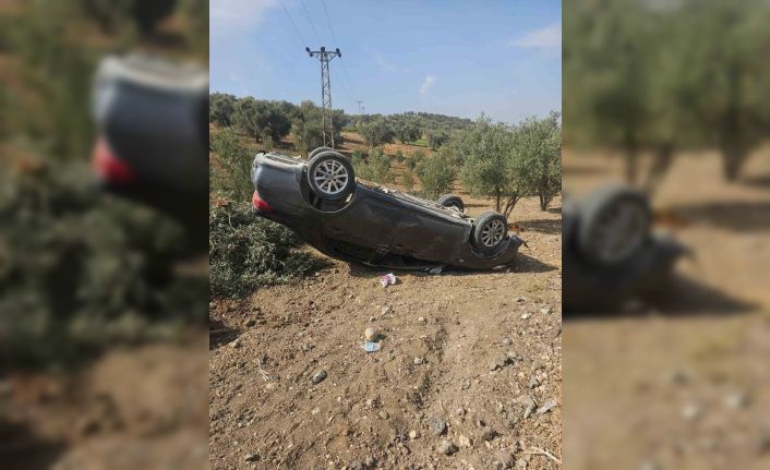 Hatay’da zeytin bahçesine uçan otomobildeki 3 kişi yaralandı