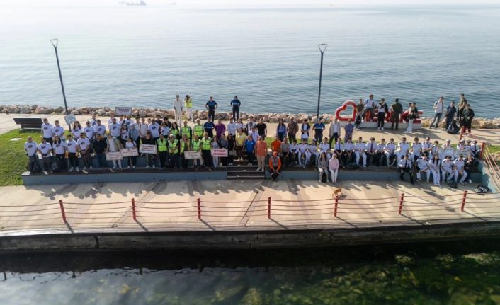 Hereke kıyıları atıklardan temizlendi