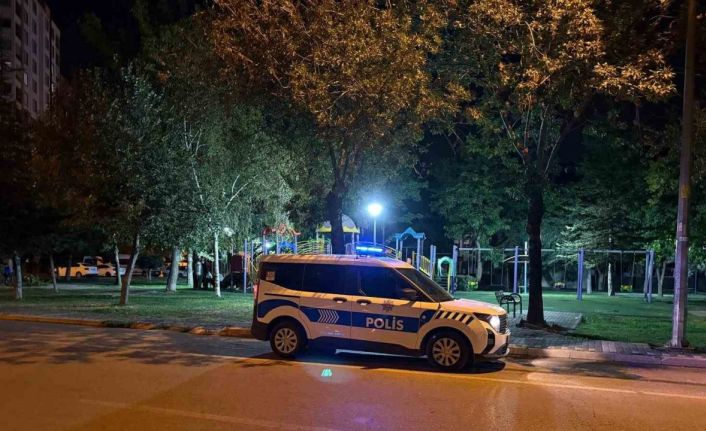 İki grup arasında bıçaklı kavga: 1 yaralı