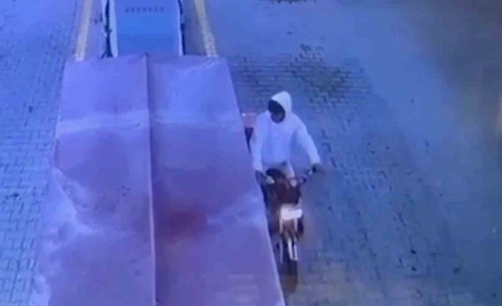 İki ilde motosiklet çalan şüpheliler 52 saatlik güvenlik kamerası görüntüsü izlenerek yakalandı