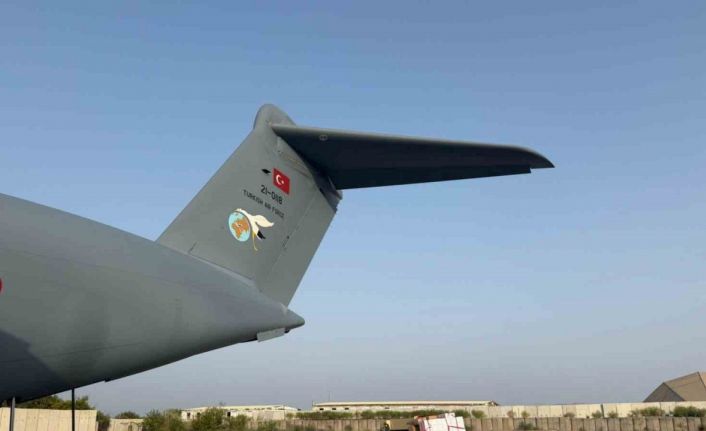 İnsani yardım malzemeleri Türk Hava Kuvvetleri’ne ait uçakla Afganistan’a ulaştırıldı