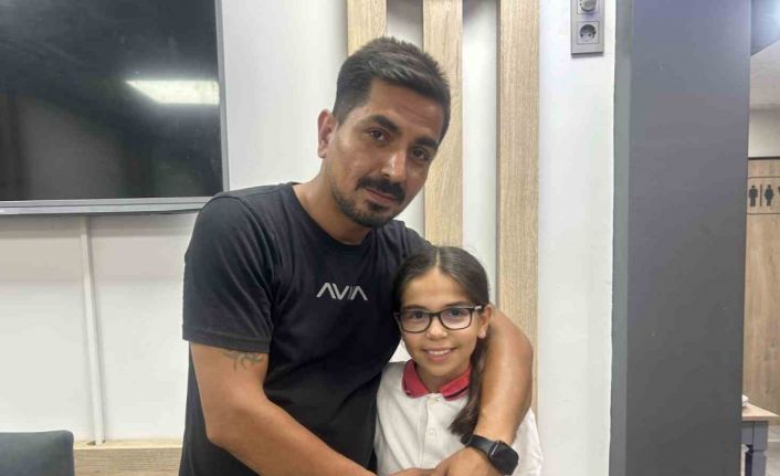 İnternette gördüğü akımla tüm şehre kızının doğum gününü kutlattı