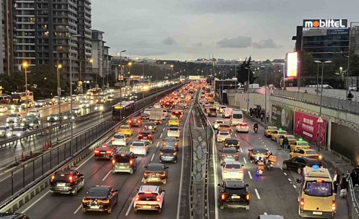 İstanbul’da trafik yoğunluğu akşam saatlerinde yüzde 69’a ulaştı