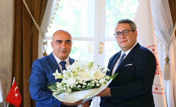 İzmir İl Sağlık Müdürü Ayhan Kul görevine başladı