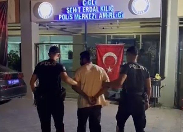 İzmir’de 18 yıl 9 ay hapis cezasıyla aranan firari yakalandı