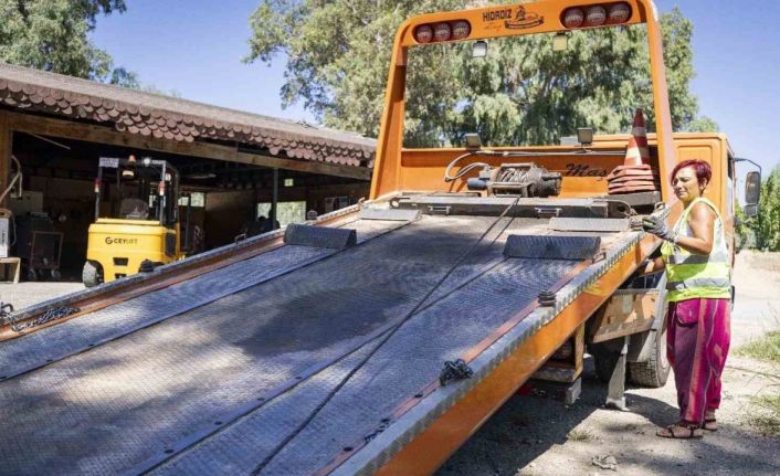 İzmir’de kadın çekici operatörü tabuları yıktı