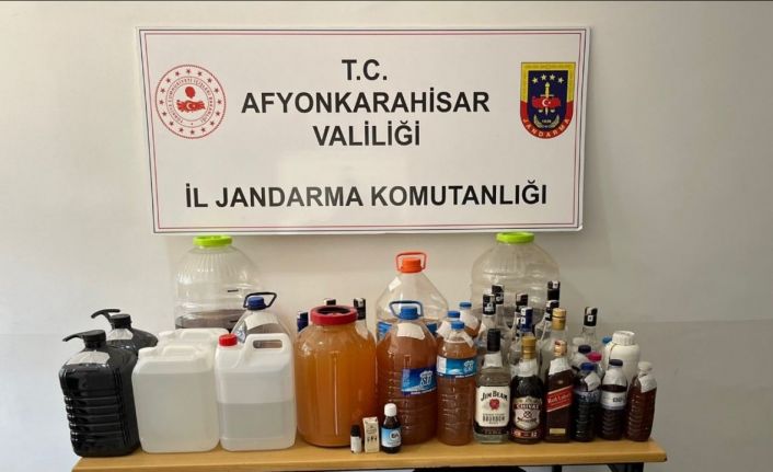Jandarma sahte alkol yapımında kullanılan malzemeler ele geçirdi
