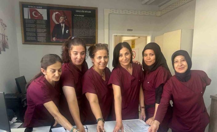 Kamu çalışanları ’Dijitale Bir Gün Mola’ sloganıyla teknolojik cihazları bıraktı