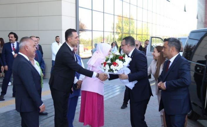 Kamu Hastaneleri Genel Müdürü Dr. Usta, Eskişehir Şehir Hastanesi’ni ziyaret etti