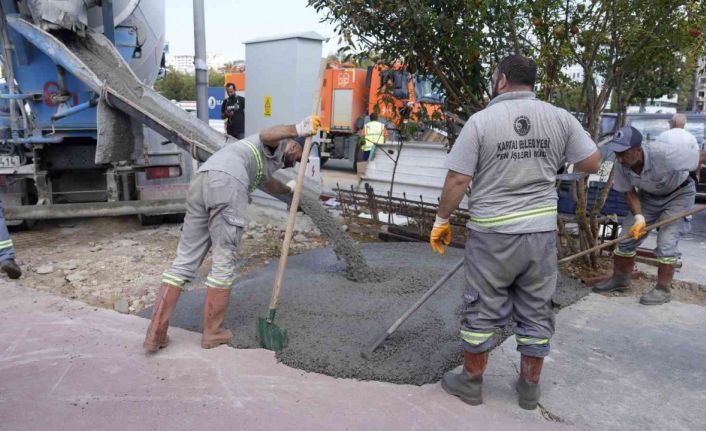 Kartal Belediyesi, Balıkçılar Çarşısı yangınının ardından esnafa destek vermeye devam ediyor