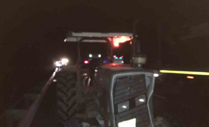 Kastamonu’da otomobil, kum yüklü traktöre çarptı:1 ölü, 5 yaralı