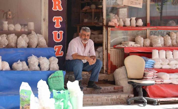 Kaya tuzu yazın kışlık ürünlere, kışın süs eşyasına kullanılıyor