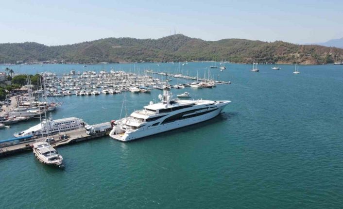 Kazak iş adamının mega yatı Fethiye’de