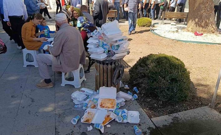 Kırşehir’de Ahi pilavı dağıtımında izdiham