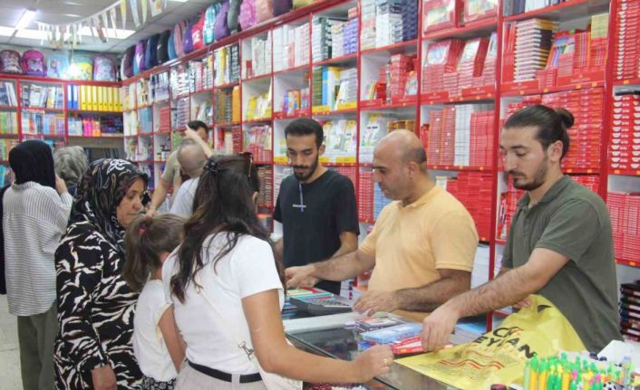 Kırtasiyelerde okul alışverişi yoğunluğu başladı