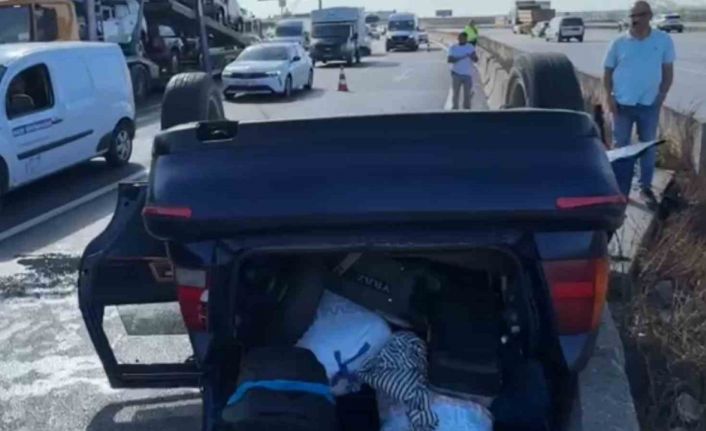 Kocaeli’de oto çekiciyle çarpışan otomobil devrildi: 3 yaralı