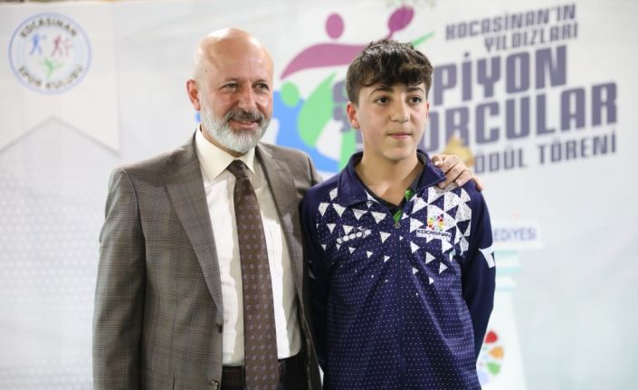 Kocasinan’ın gururu Kenan Eren Kahraman, uluslararası arenada fırtına gibi esti