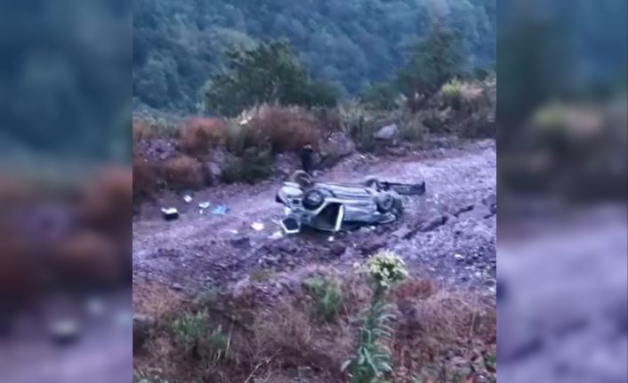 Kontrolden çıkan otomobil şarampole yuvarlandı