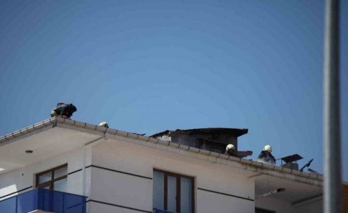 Konya’da 5 katlı apartmanda yangın paniği