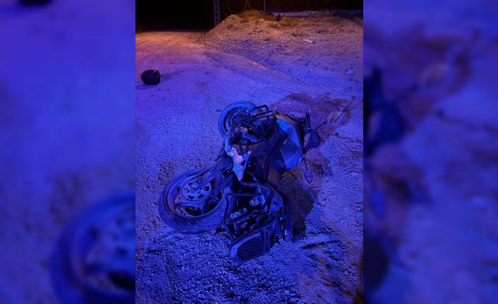 Korkuteli’nde motosiklet şarampole uçtu: 1 ölü, 1 yaralı