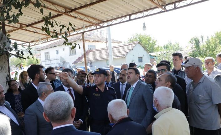 Kütahya Valisi Işın’dan, Şaphane’deki yangın bölgesinde inceleme