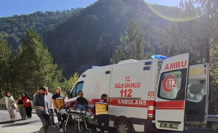 Kütahya’da yol çalışmasındaki işçiye otomobil çarptı