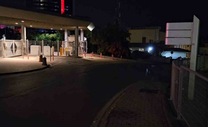 Levent’te özel banka güvenlik görevlisi 2 arkadaşını kazayla vurdu: 2 yaralı