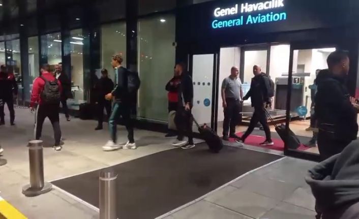 Liverpool, Galatasaray maçı için İstanbul’a geldi