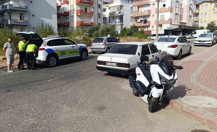 Manavgat’ta motorlu bisiklet ile otomobil çarpıştı: 1 yaralı