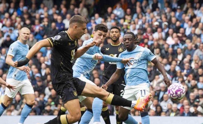 Manchester City, Burnley’i farklı geçti