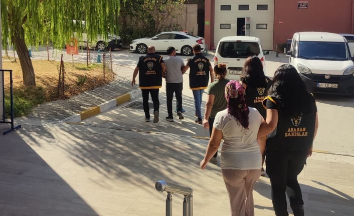 Manisa’da 3 firari şahıs aynı evde yakalandı