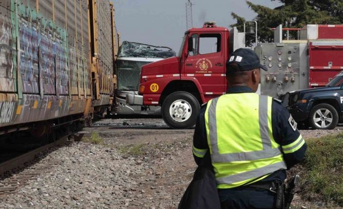 Meksika’daki tren kazasında can kaybı 10’a yükseldi