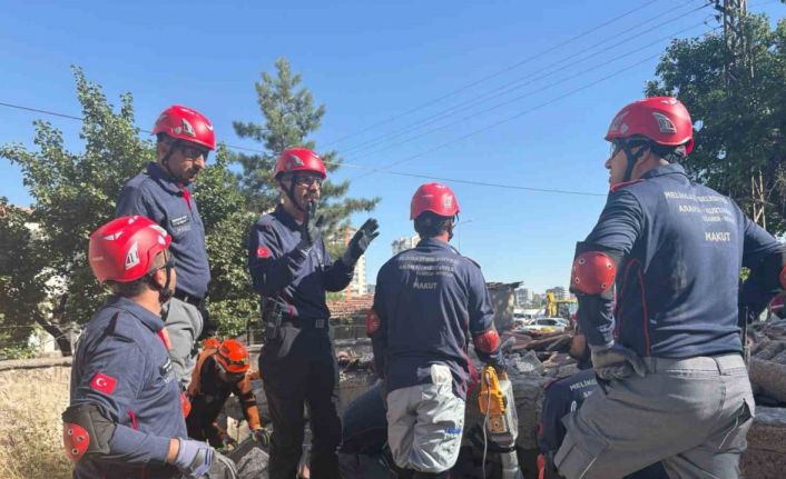 Melikgazi Arama Kurtarma Ekibi deprem tatbikatında yerini aldı