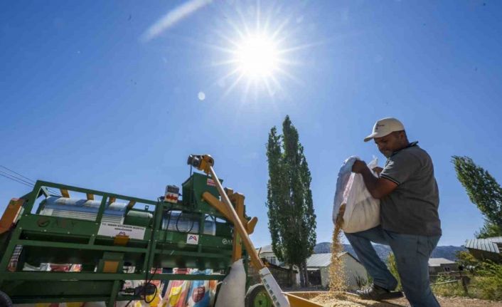 Mersin Büyükşehir Belediyesinden üreticiye ‘Tohum Eleme Makinesi’ desteği