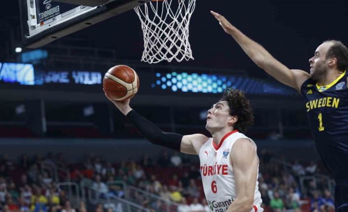 Milliler, Avrupa Basketbol Şampiyonası’nda çeyrek finale yükseldi