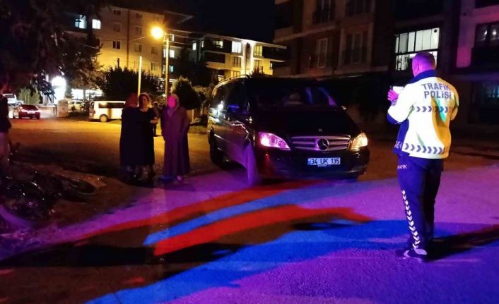 Minibüs ile elektrikli bisiklet çarpıştı: 1 çocuk yaralandı