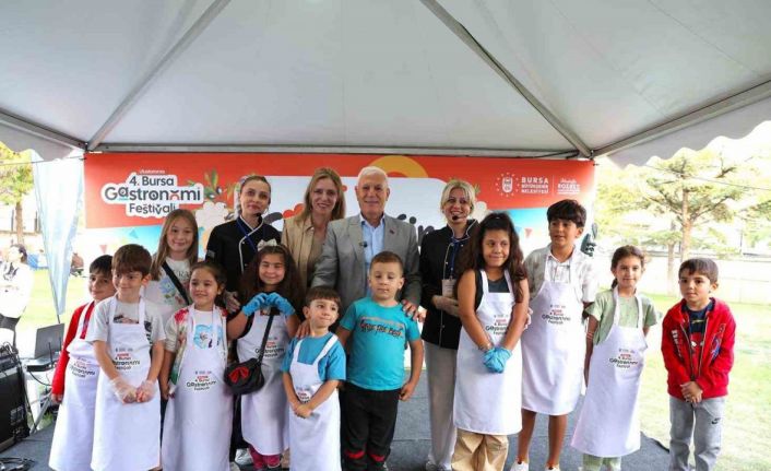 Minik şeflere Bozbey amcalarından alkış