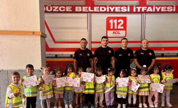 Minikler gönüllü itfaiyeci oldu