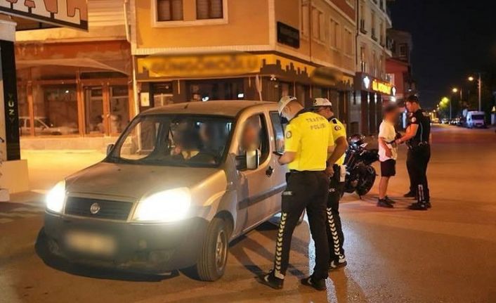 Modifiye ve abartı egzoz denetiminde 5 araç trafikten men edildi