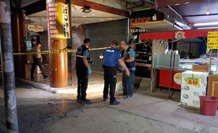 Motosikletli saldırganlar çay ocağını hedef aldı: 2 yaralı