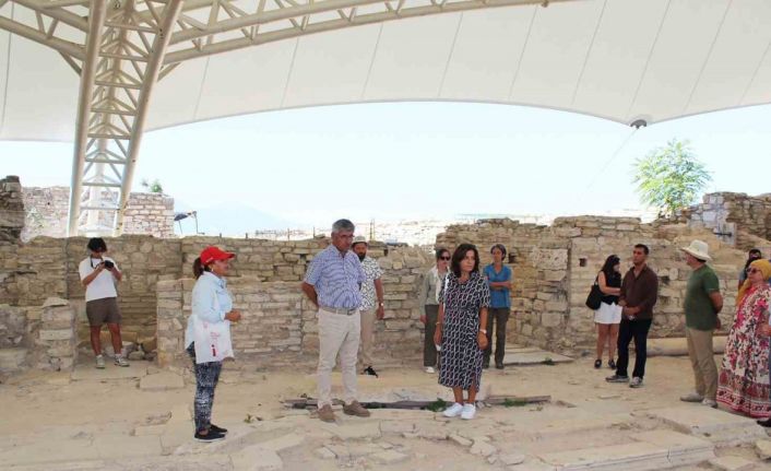 MSKÜ Rektörü Kaçar Kadıkalesi (Anaia) kazı alanında incelemelerde bulundu