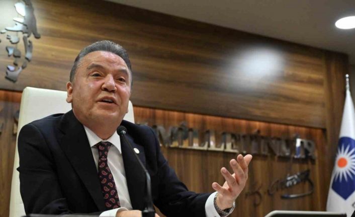 Muhittin Böcek hastaneye sevk edildi