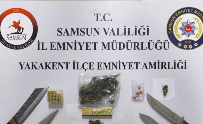 Narko alan uygulamasında silah, uyuşturucu ve radar tespit cihazı ele geçirildi