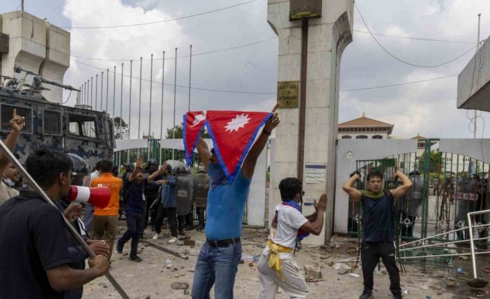 Nepal’de sosyal medya protestosunda 13 ölü