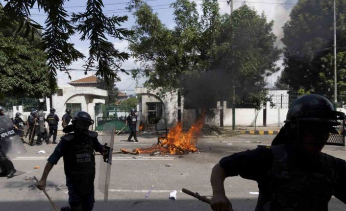 Nepal’de sosyal medya yasağı protestolarında ölü sayısı 19’a yükseldi