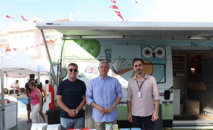 Nilüfer Belediyesi gezici kütüphane 7. Mudanya kitap fuarında