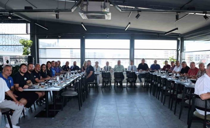 Nilüfer Belediyespor Kulübü Bursa voleyboluna yön verenlerle buluştu