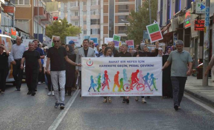 Obeziteye dikkat çekmek için yürüyüş yapıp halay çektiler
