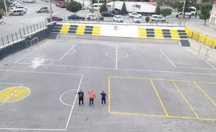 Öğretmenlerden örnek davranış