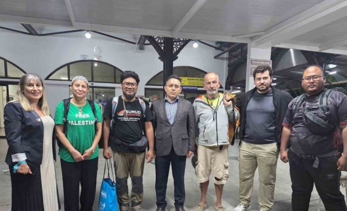 Olumsuz hava şartları nedeniyle Sumud Filosu’ndan ayrılan 4 aktivist Marmaris’e geldi